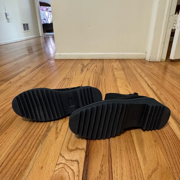 TOMS Maude Black Suede Wedge ankle boot - Picture 5 of 8